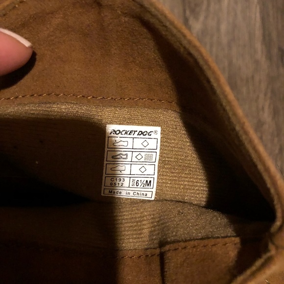 Rocket dog booties. Tan colour. Like new - Picture 5 of 5